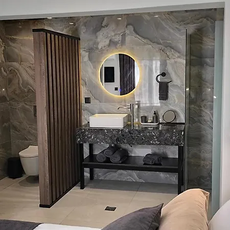 Valantina's & Mannouel Luxury Vilă